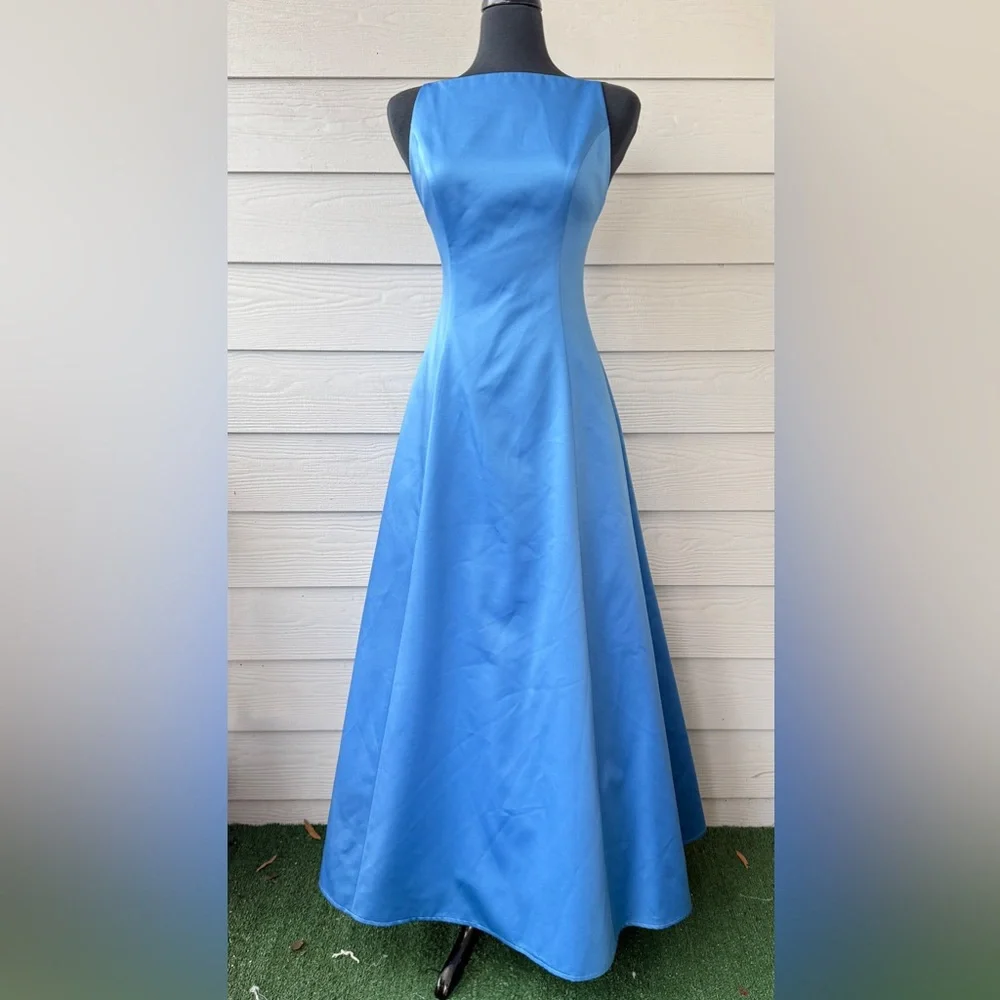Cache Open Back Satin Gown | Size 4 | Blue | Long Formal Evening Dress - Picture 2 of 10